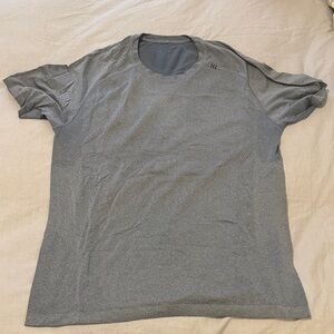 Men's Lululemon Blue Gray Athletic Shirt